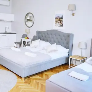 21 Florianska Street Apartahotel