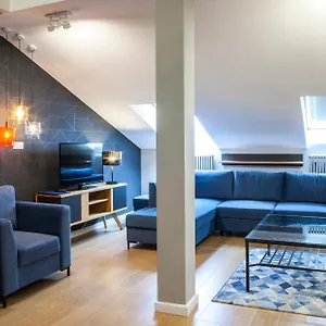 Portal House Aparthotel